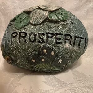 Shelf or garden inspirational prosperity saying rock